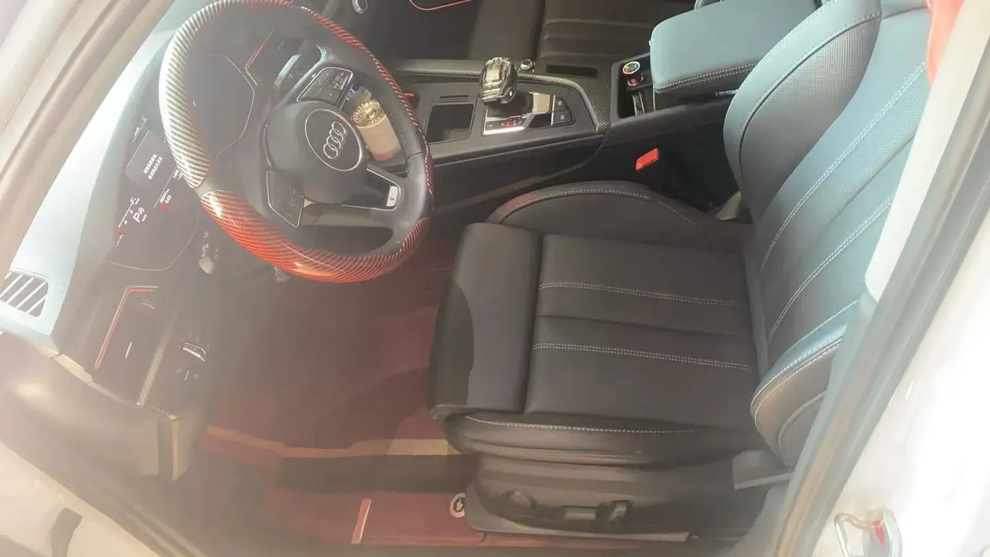 2022 Audi A4L 2.0T 190HP L4 7DCT,autocango,china used car exporter,china ev exporter,chinese used car exporter,chinese used ev exporter