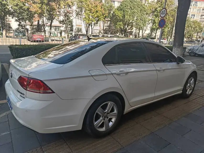 2018 VOLKSWAGEN LAMANDO thumbnail 4