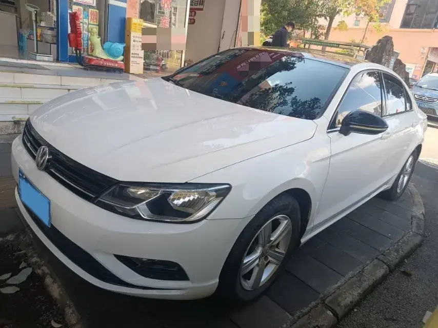 2018 VOLKSWAGEN LAMANDO view 1