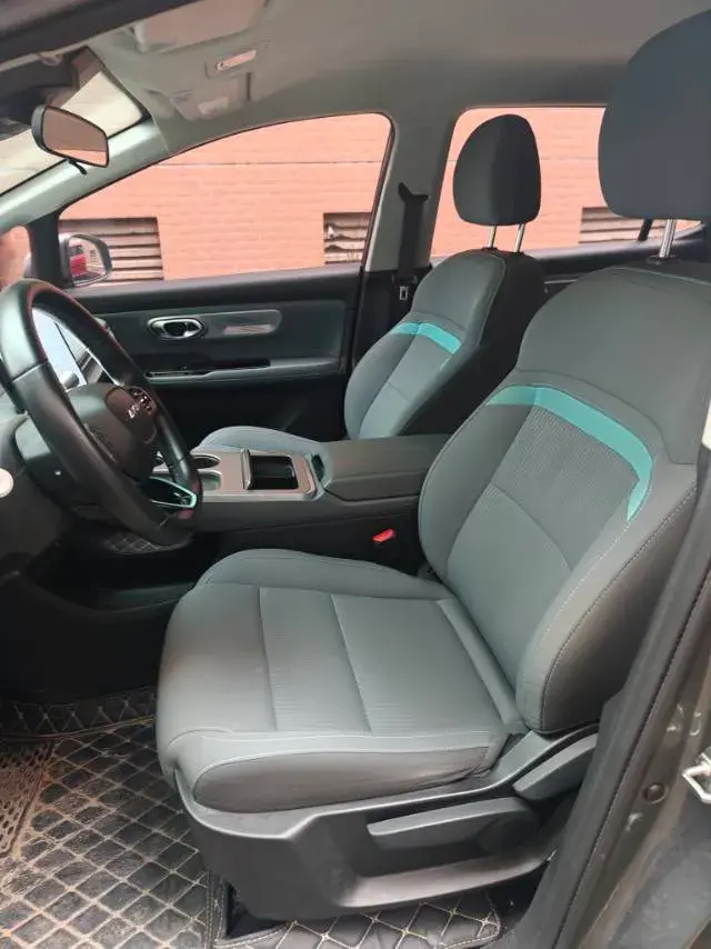 2023 AION Y thumbnail 4