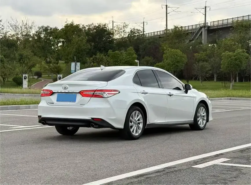 2021 TOYOTA CAMRY thumbnail 2