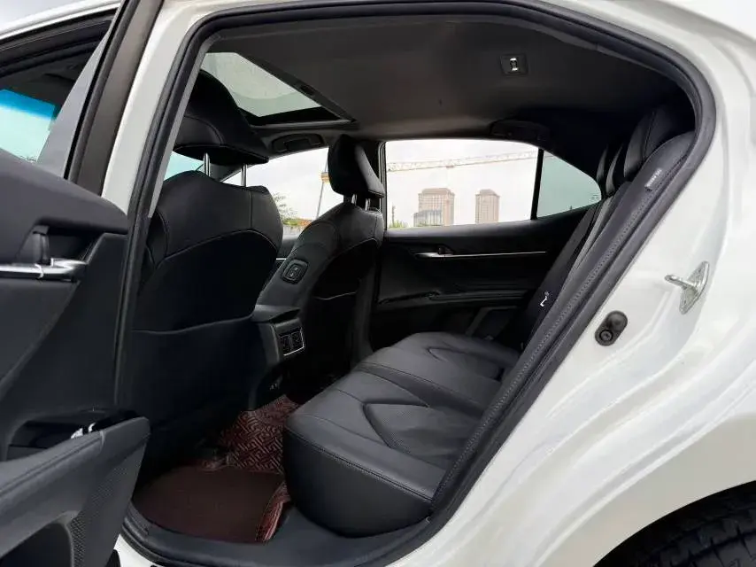 2021 TOYOTA CAMRY thumbnail 4