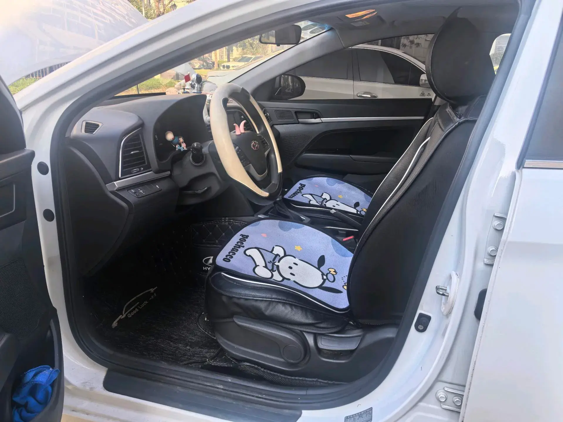 2016 HYUNDAI ELANTRA thumbnail 4