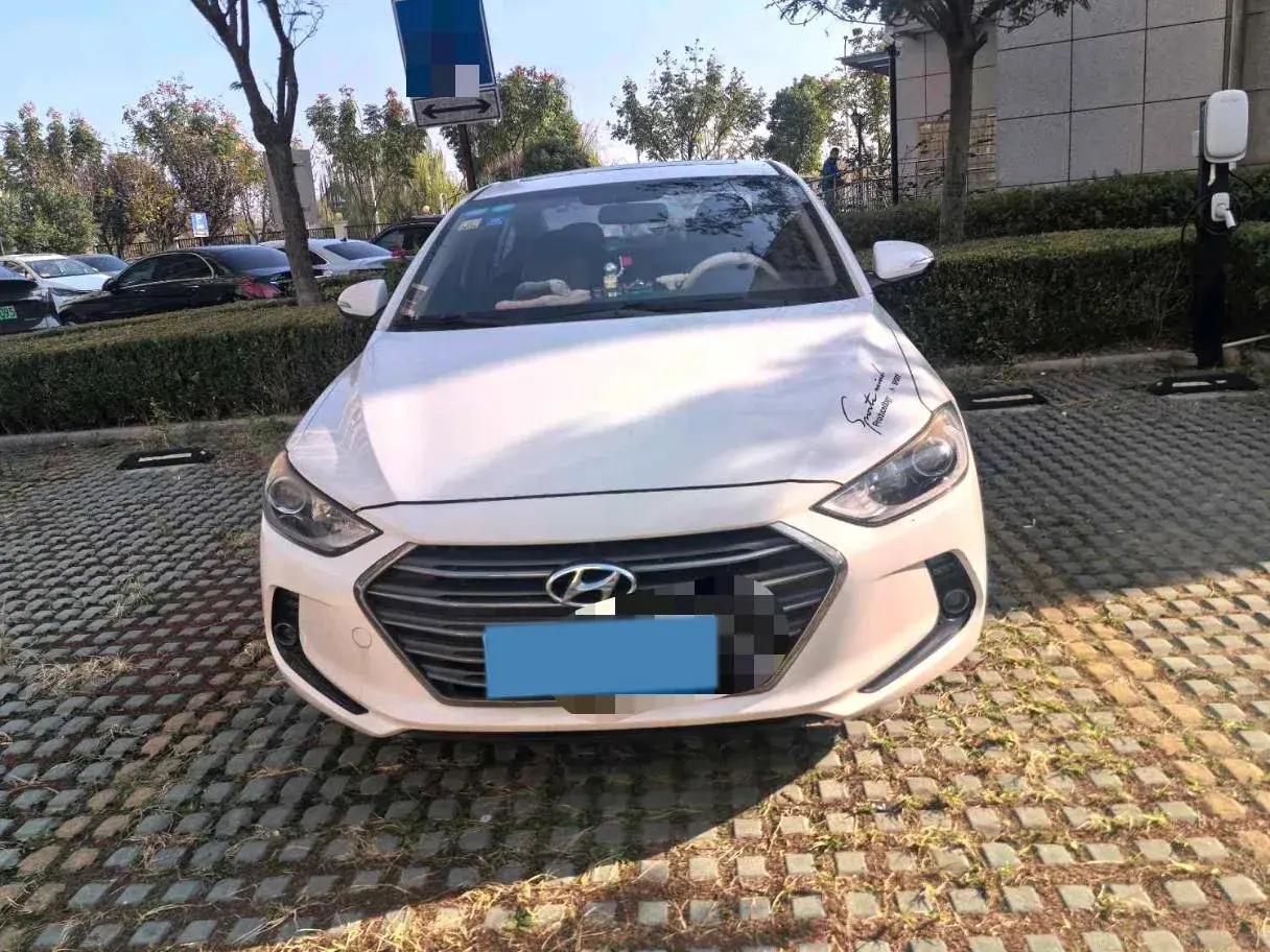2016 HYUNDAI ELANTRA thumbnail 2