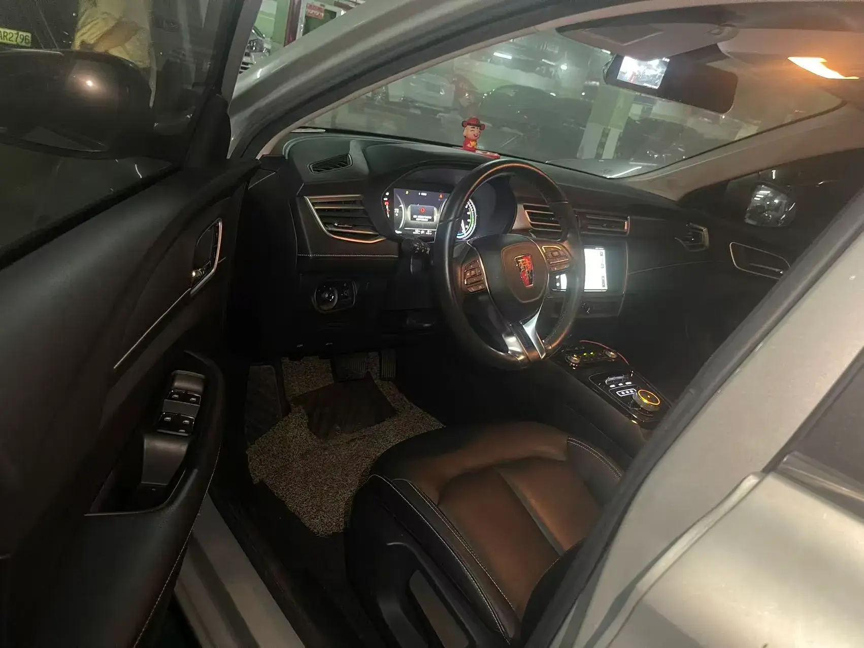 2018 ROEWE EI5 thumbnail 3