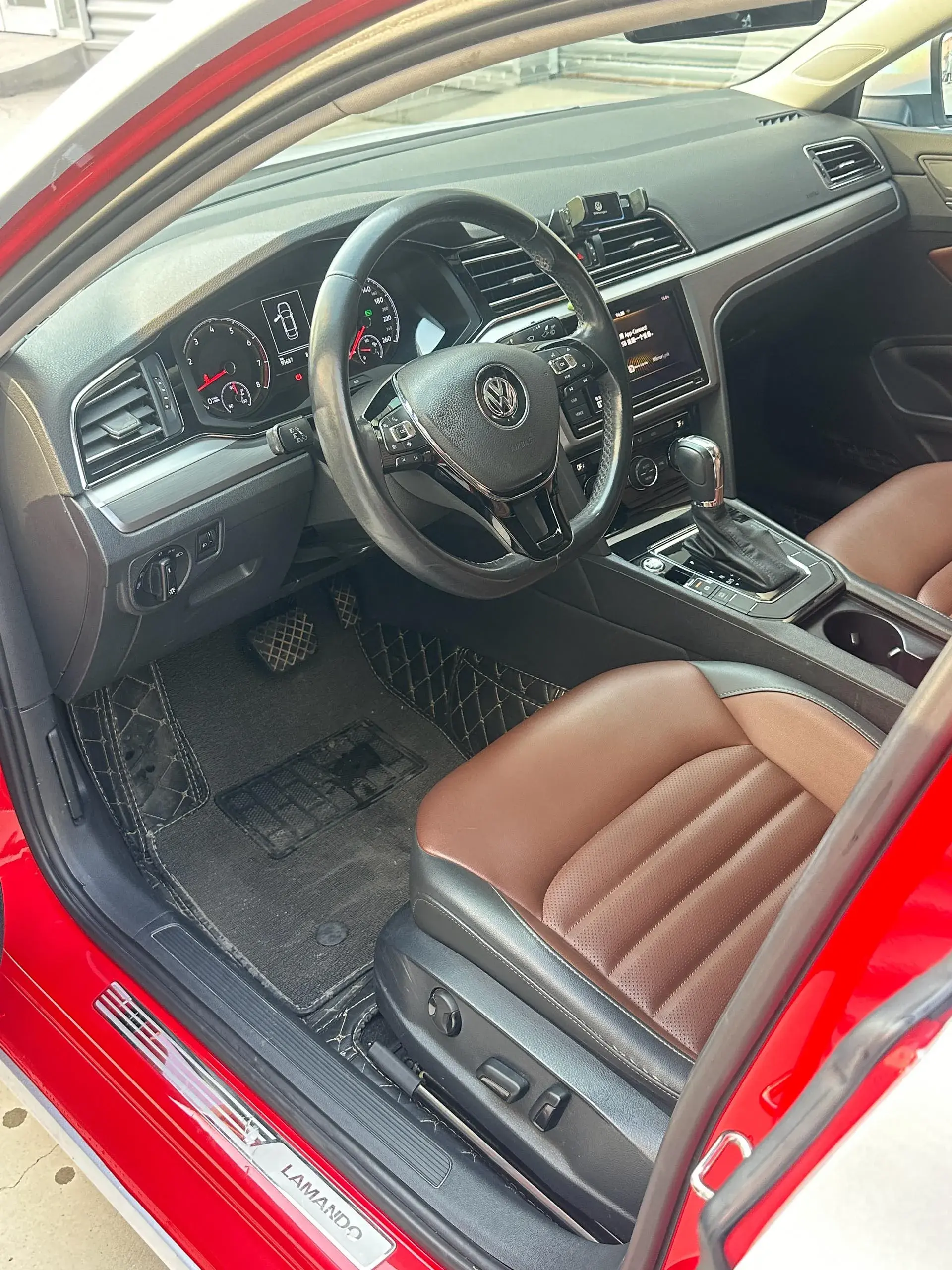 2019 VOLKSWAGEN LAMANDO thumbnail 3