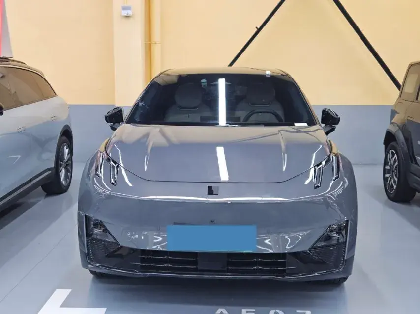 2025 LYNK&CO Z20 thumbnail 2