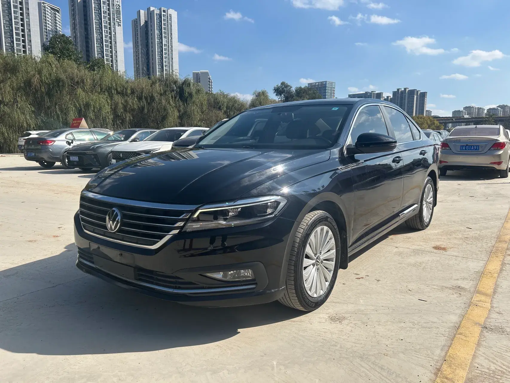 2021 VOLKSWAGEN LAVIDA view 1