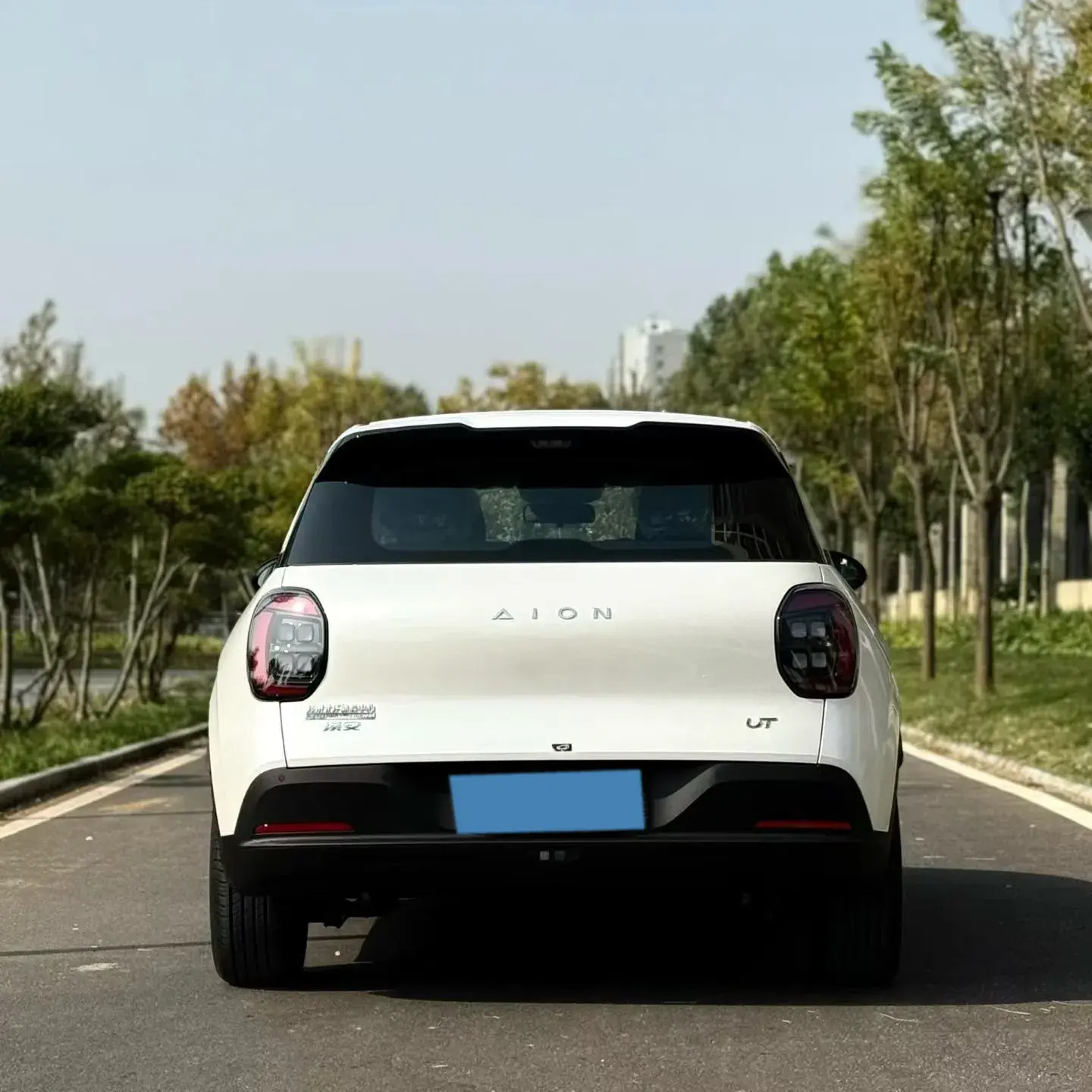 2025 AION AION thumbnail 4