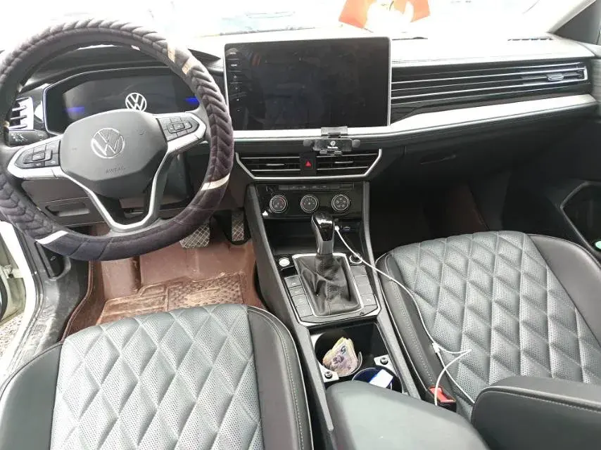 2023 VOLKSWAGEN SAGITAR thumbnail 2