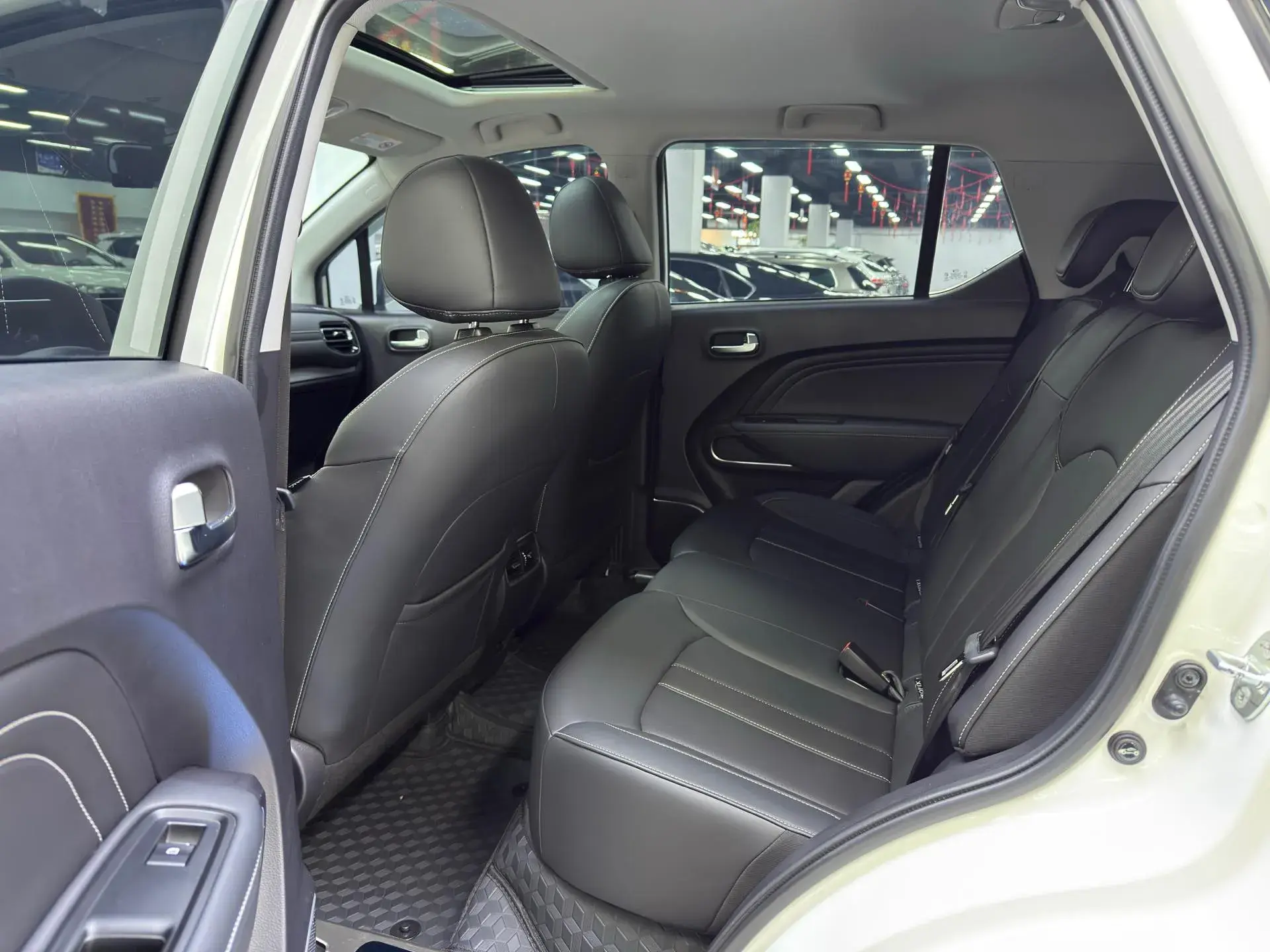 2021 GAC TRUMPCHI thumbnail 4