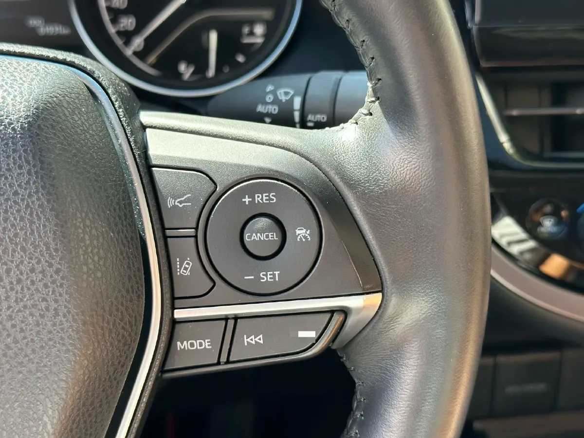 2023 Toyota Camry 2.0L 177HP L4 CVT,autocango,china used car exporter,china ev exporter,chinese used car exporter,chinese used ev exporter