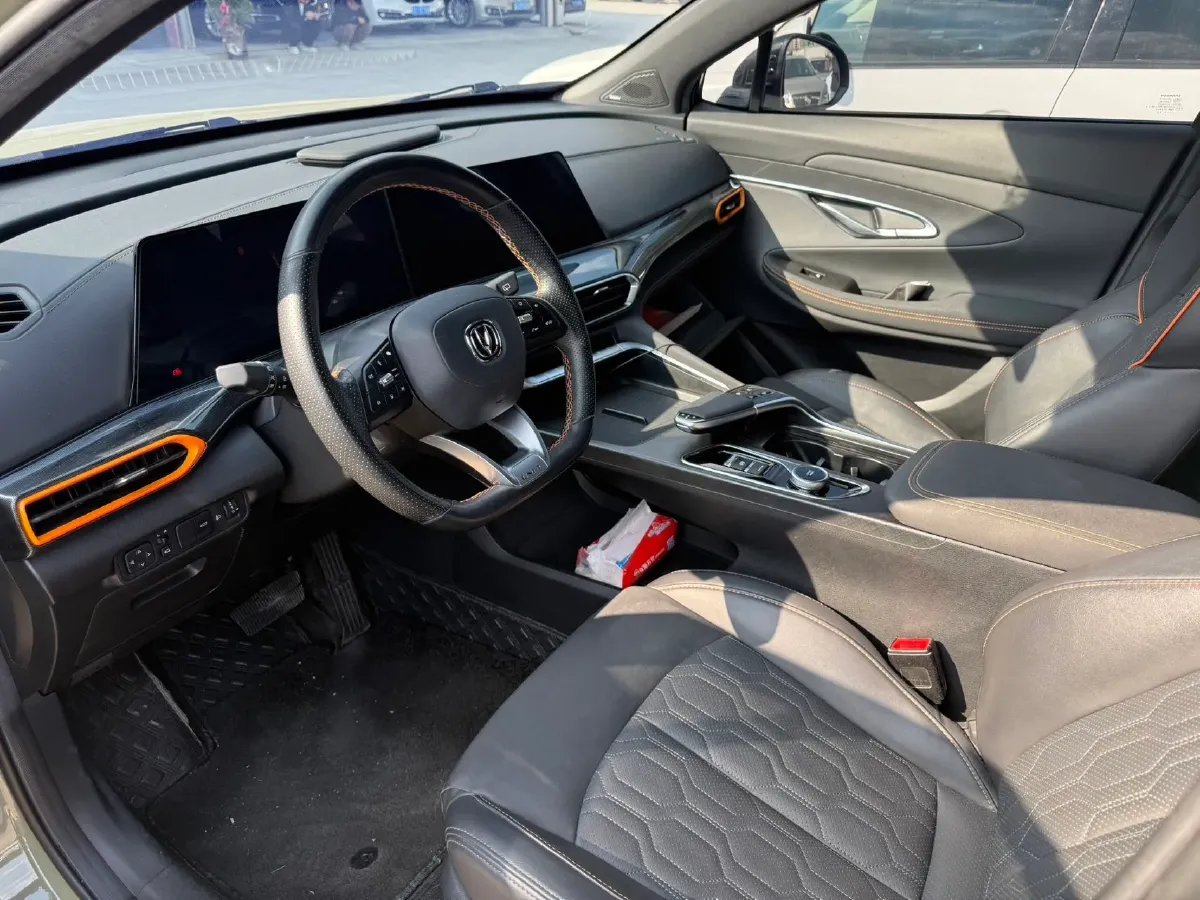 2020 ChangAn UNI-T 1.5T 180HP L4 7DCT,autocango,china used car exporter,china ev exporter,chinese used car exporter,chinese used ev exporter