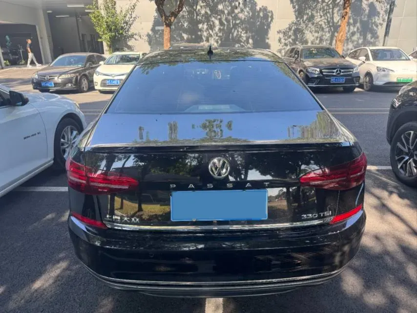 2019 Volkswagen Passat 2.0T 186HP L4 7DCT,autocango,china used car exporter,china ev exporter,chinese used car exporter,chinese used ev exporter