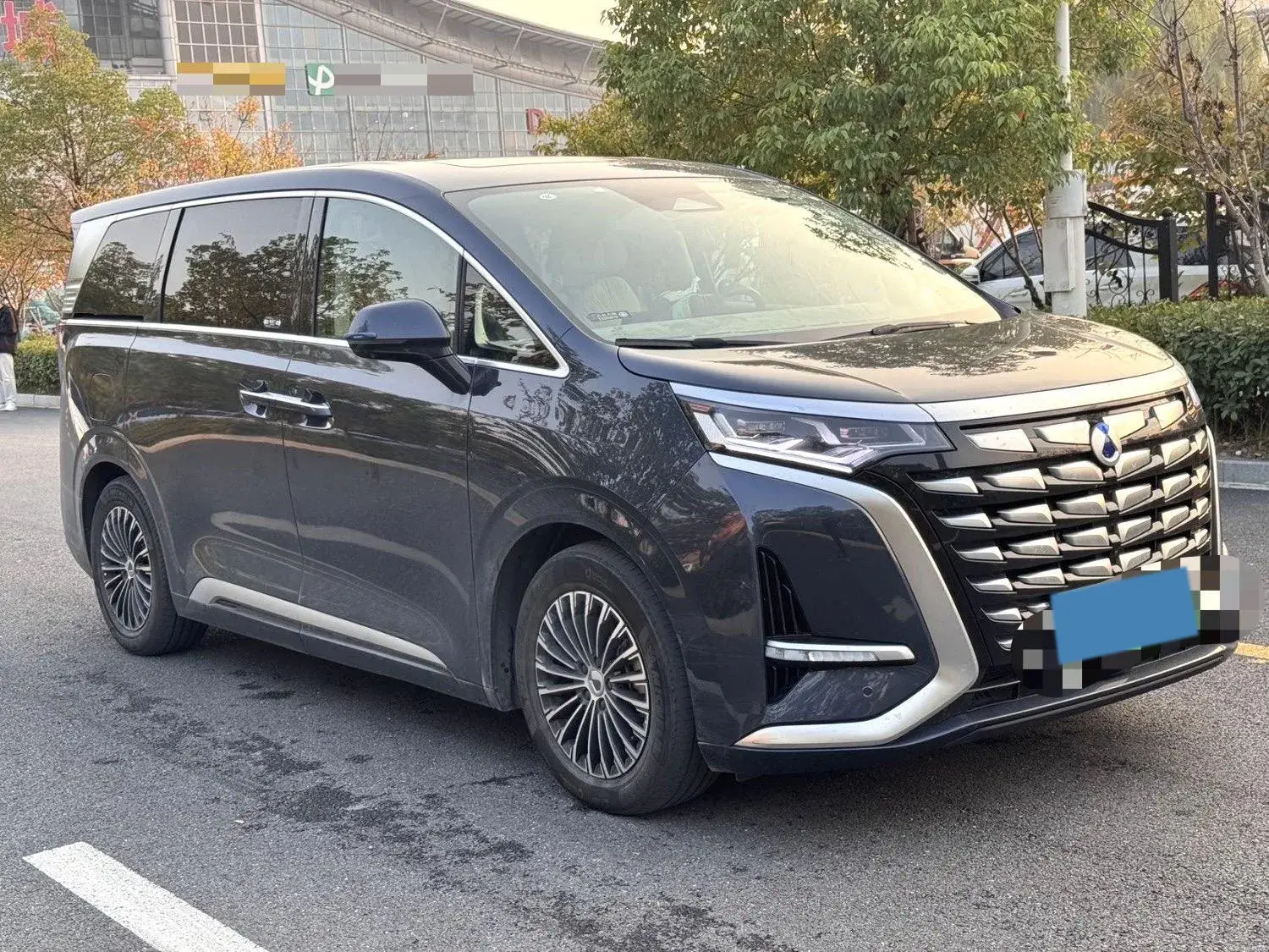 2022 DENZA D9 thumbnail 3