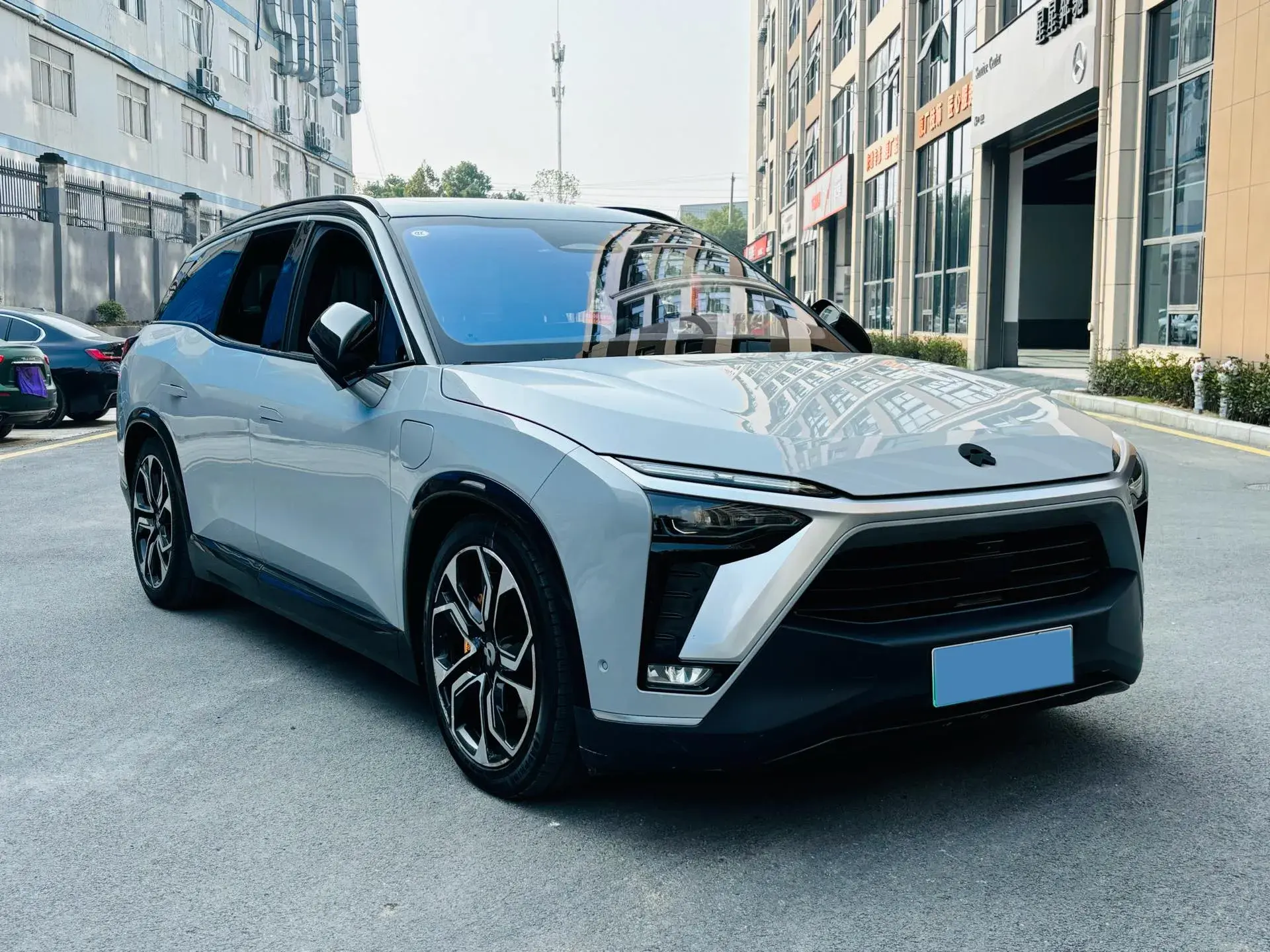 2020 NIO ES8 thumbnail 2