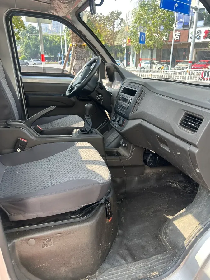 2023 WuLing RongGuang New Truck 1.5L 102HP L4 5MT,autocango,china used car exporter,china ev exporter,chinese used car exporter,chinese used ev exporter