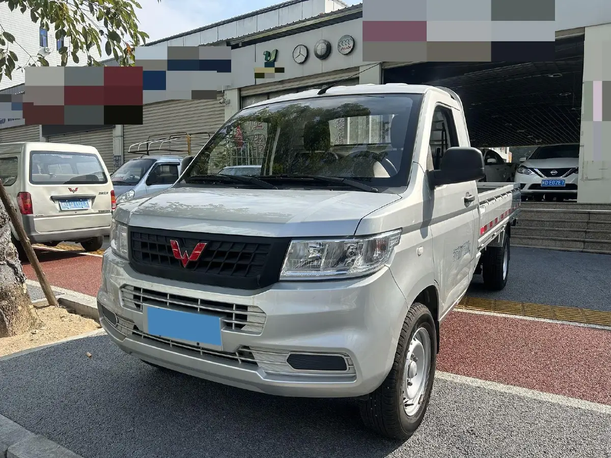 2023 WuLing RongGuang New Truck 1.5L 102HP L4 5MT