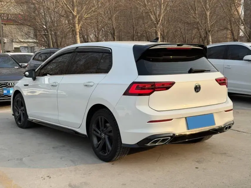 2021 VOLKSWAGEN GOLF thumbnail 4