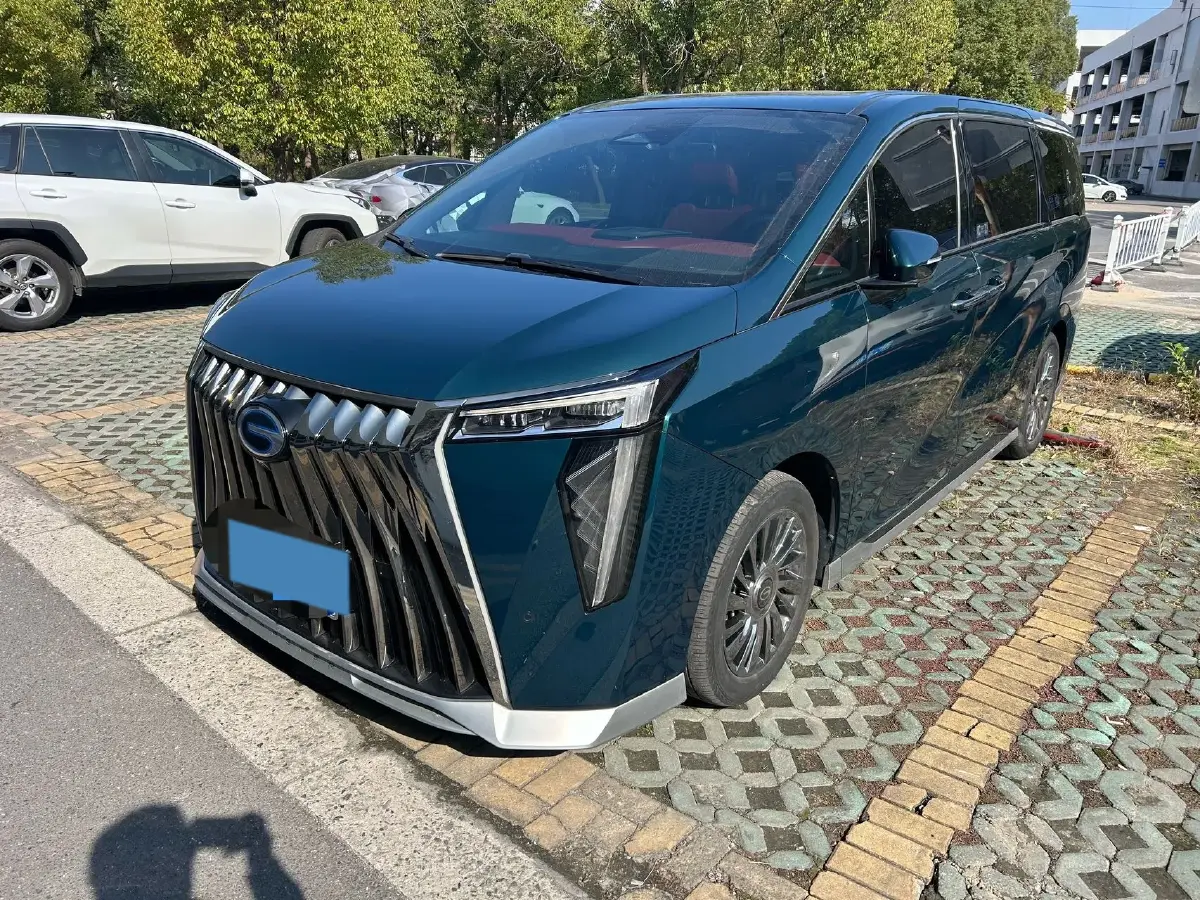 2023 GAC Trumpchi M8 2.0T 190HP L4 E-CVT Hybrid