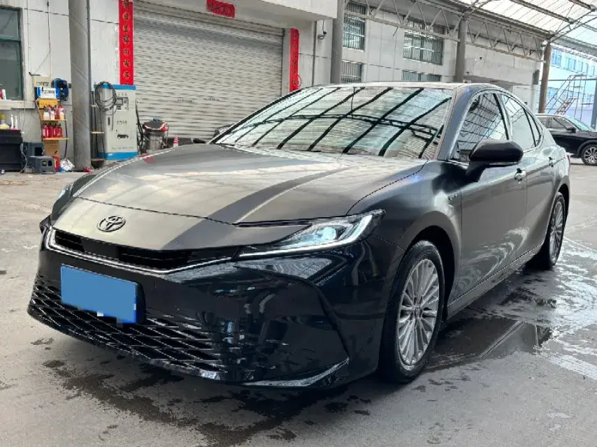 2024 Toyota Camry 2.0L 152HP L4 E-CVT Hybrid