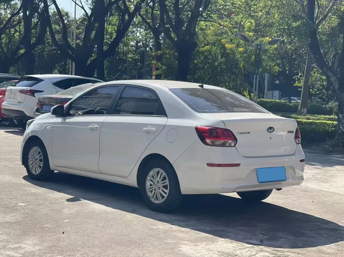 2020 KIA PEGAS thumbnail 3