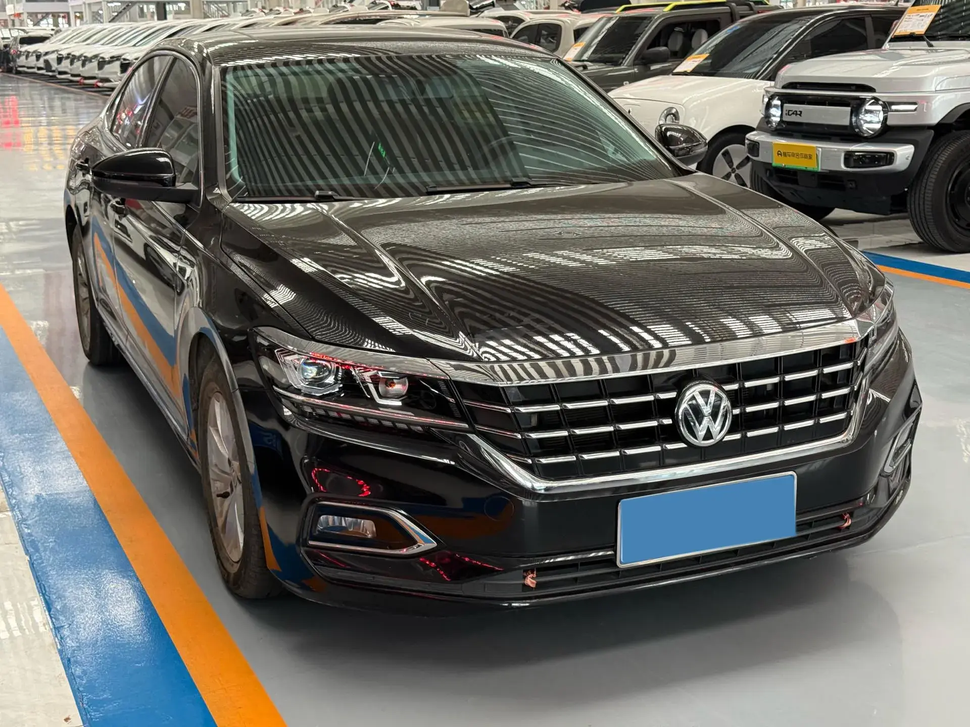 2019 VOLKSWAGEN PASSAT thumbnail 3