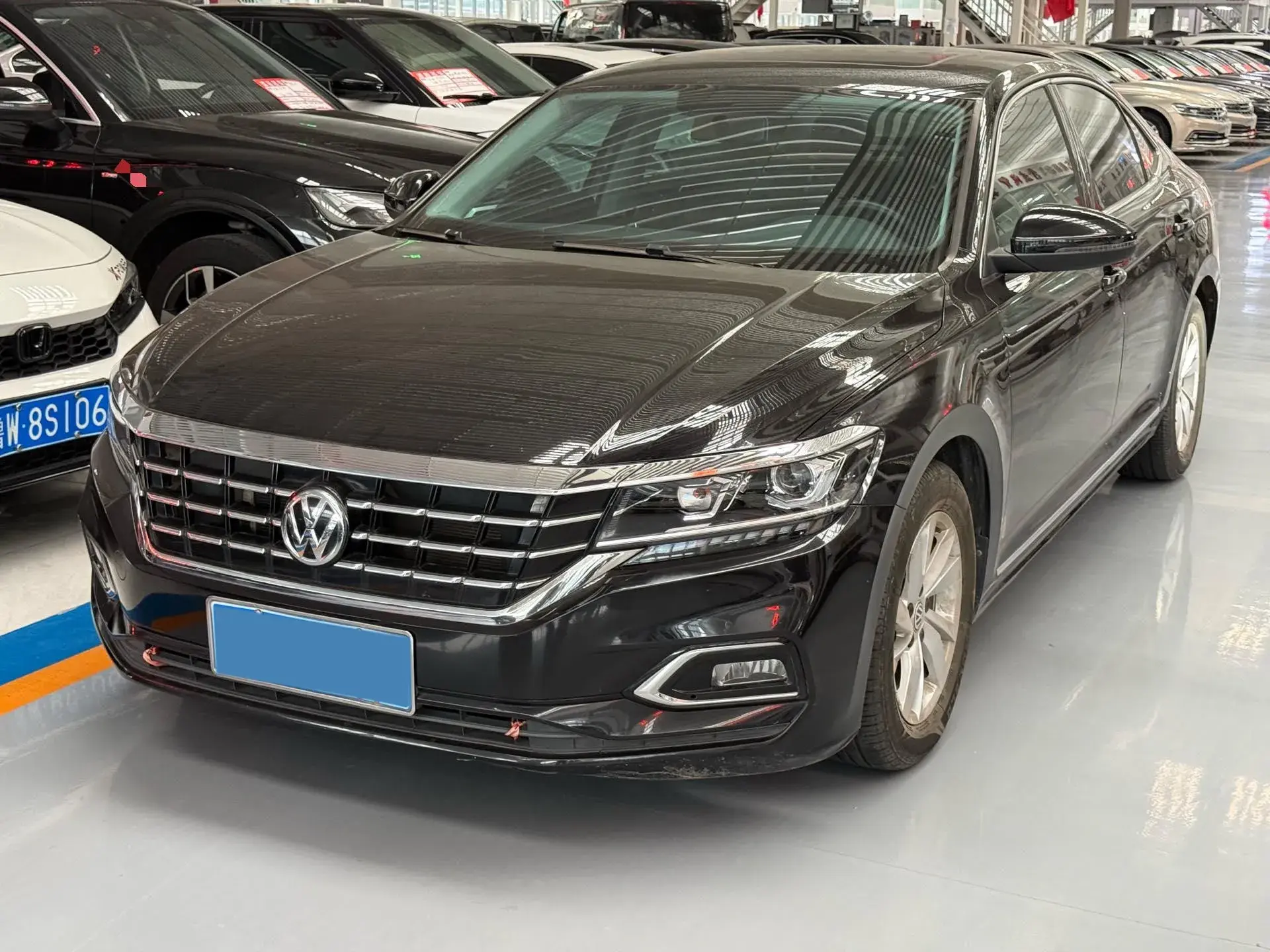 2019 VOLKSWAGEN PASSAT view 1