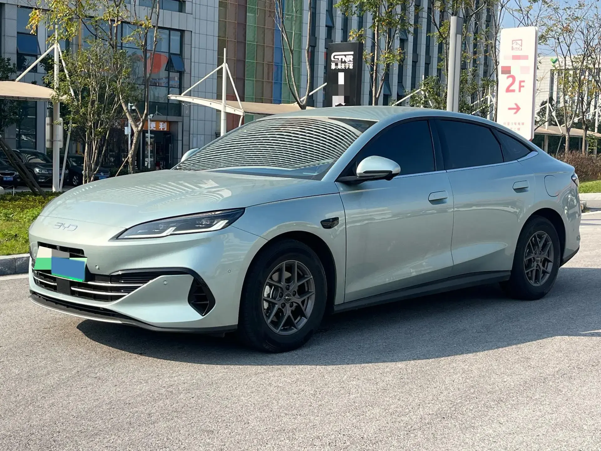 2025 BYD SEAL view 1