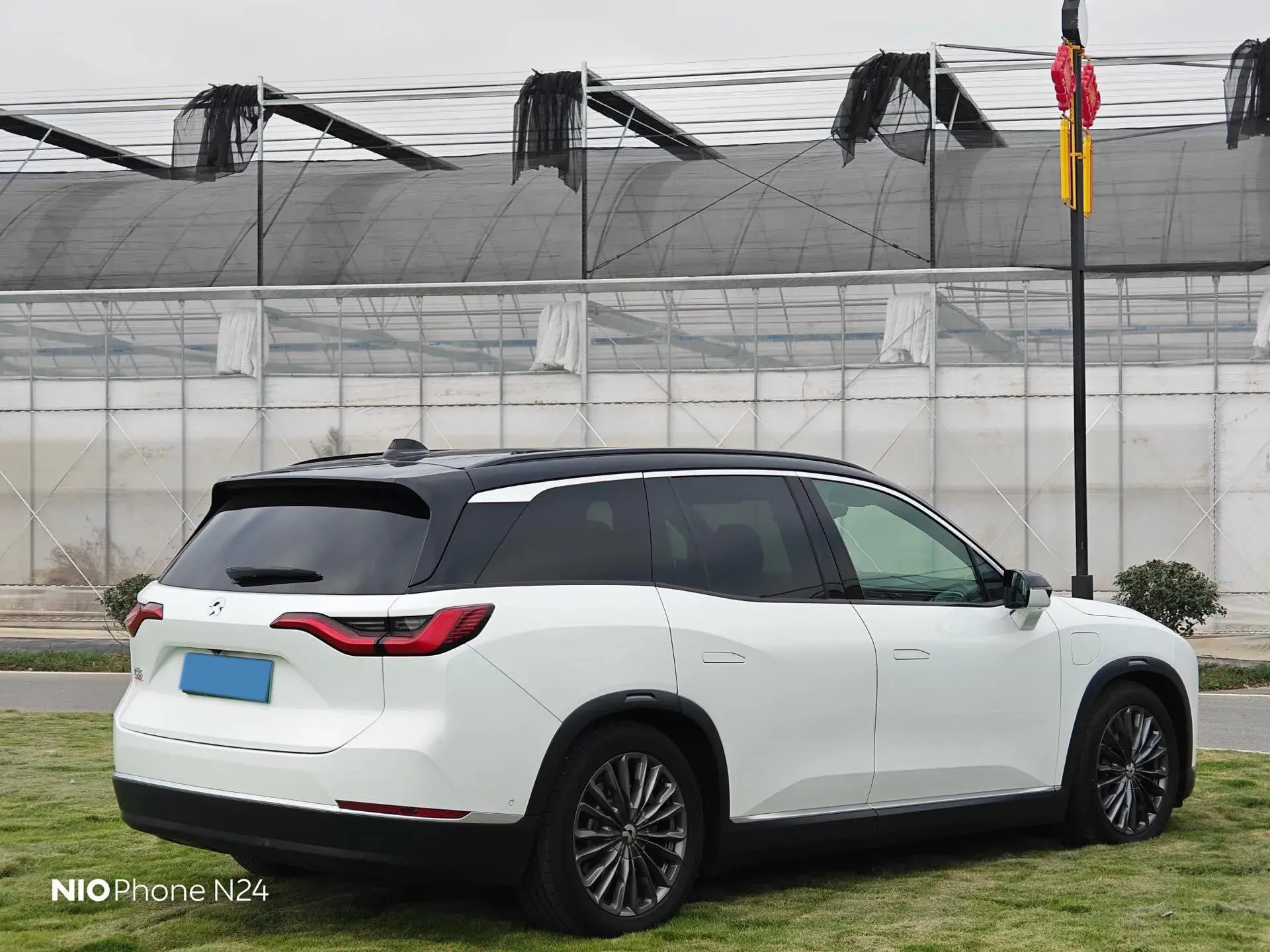 2020 NIO ES8 thumbnail 3