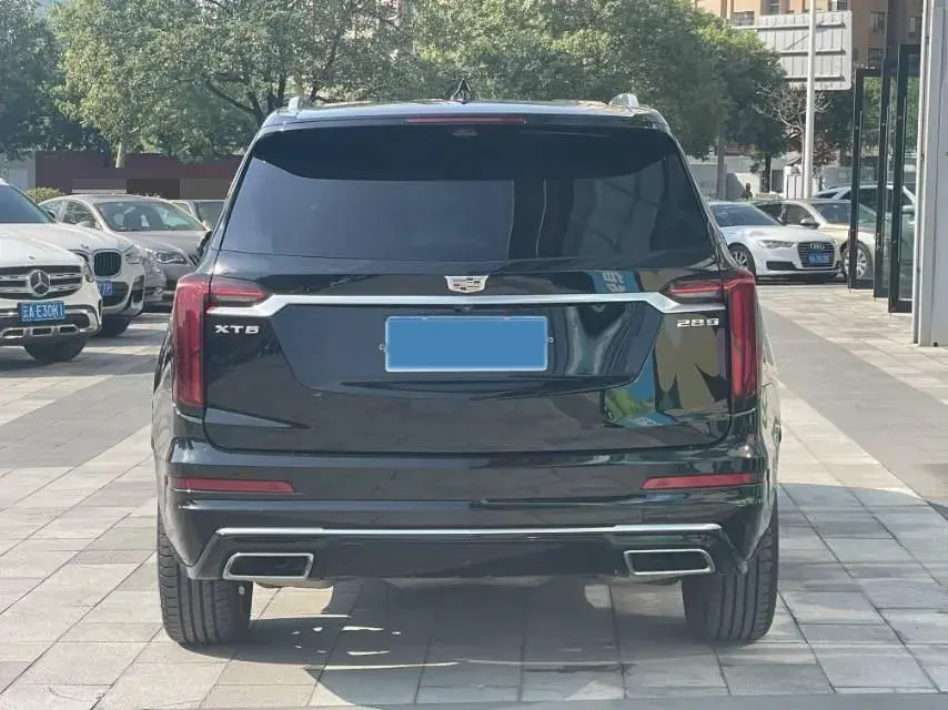 2022 CADILLAC XT6 thumbnail 4