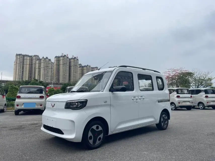 2025 WuLing ZhiGuang BEV 17.7KWH