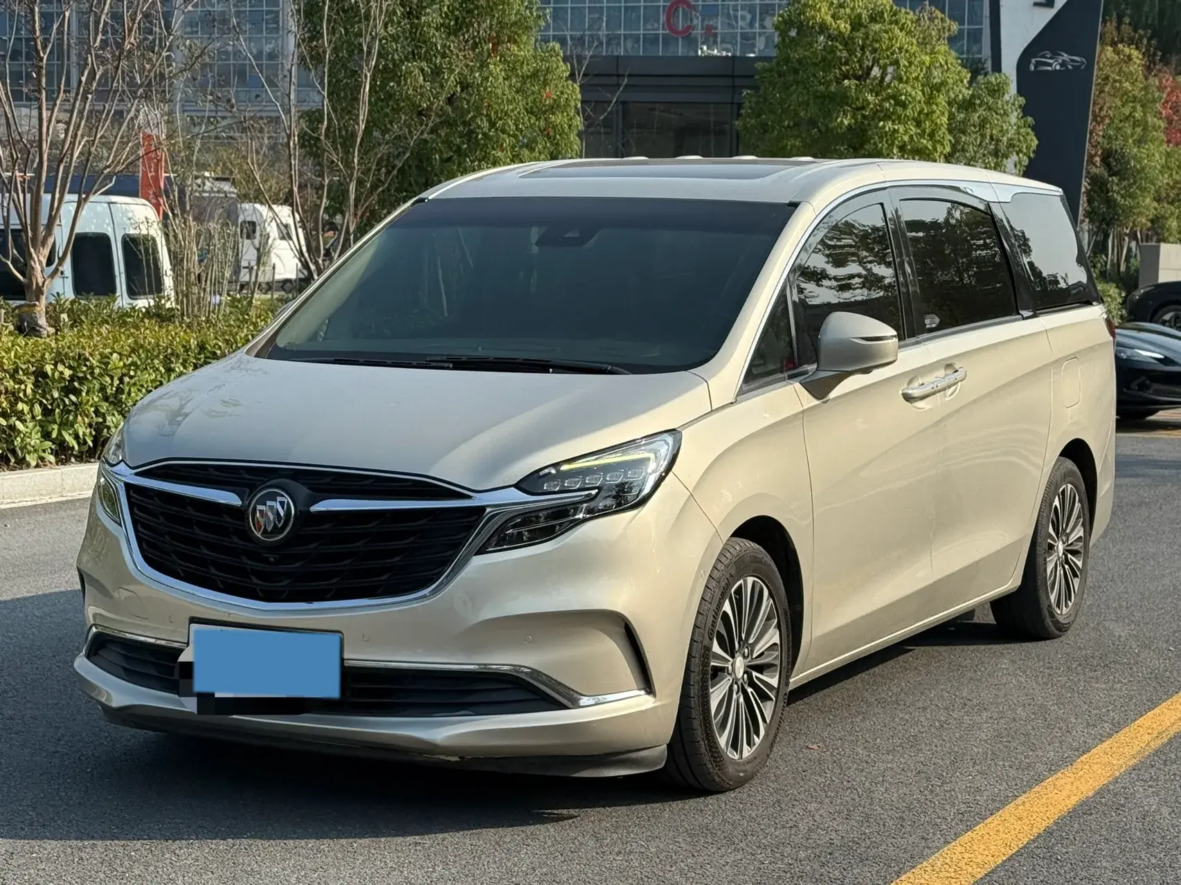 2020 BUICK GL8 view 1