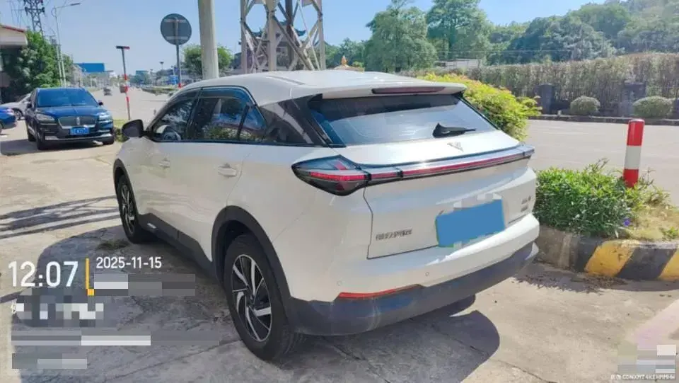 2021 NETA U thumbnail 3