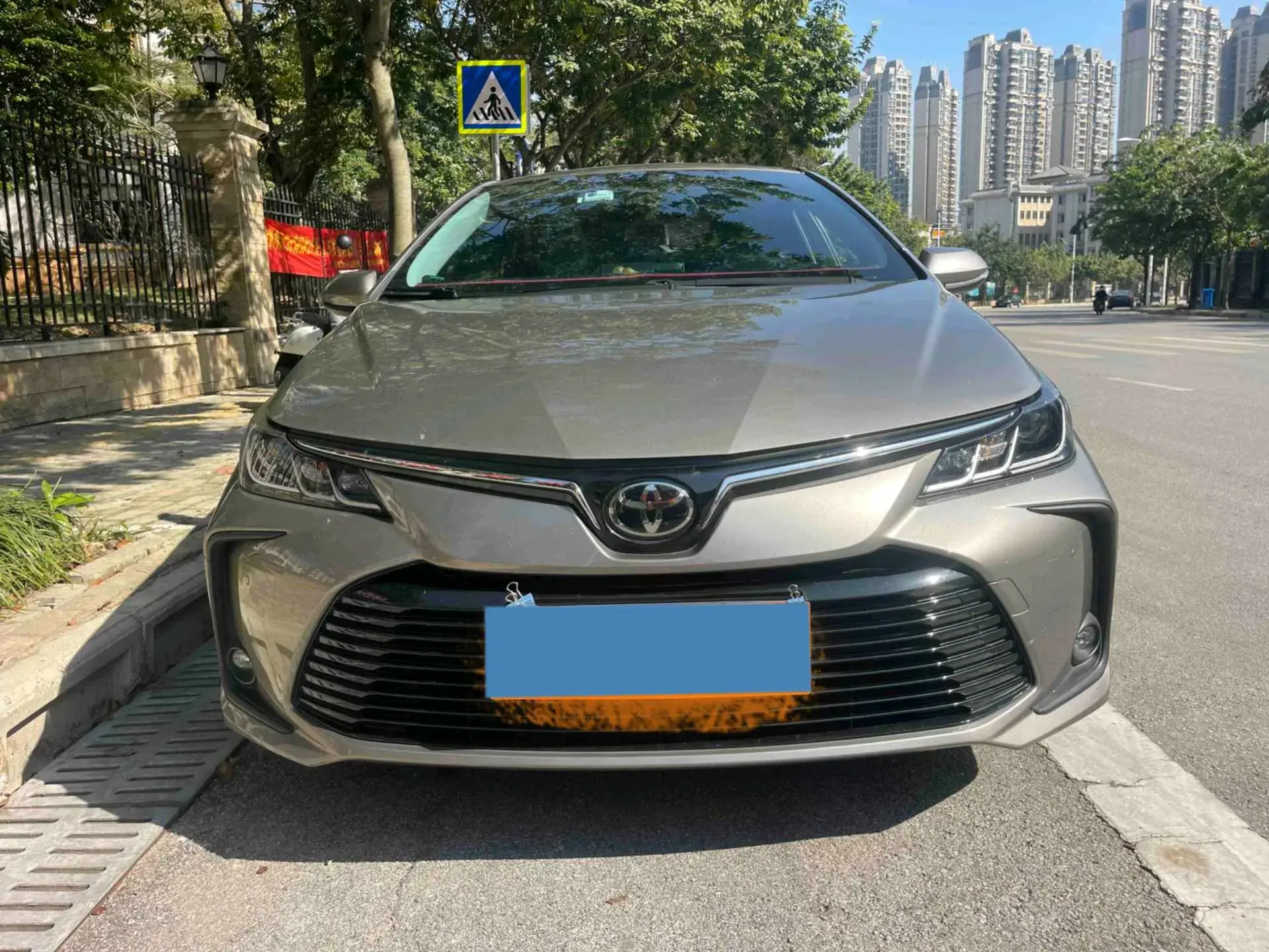 2019 TOYOTA COROLLA thumbnail 2
