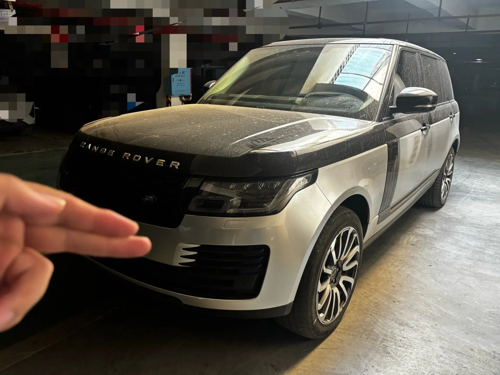 2020 LAND ROVER view 1