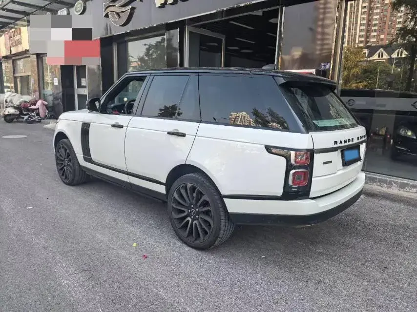 2018 LAND ROVER thumbnail 4