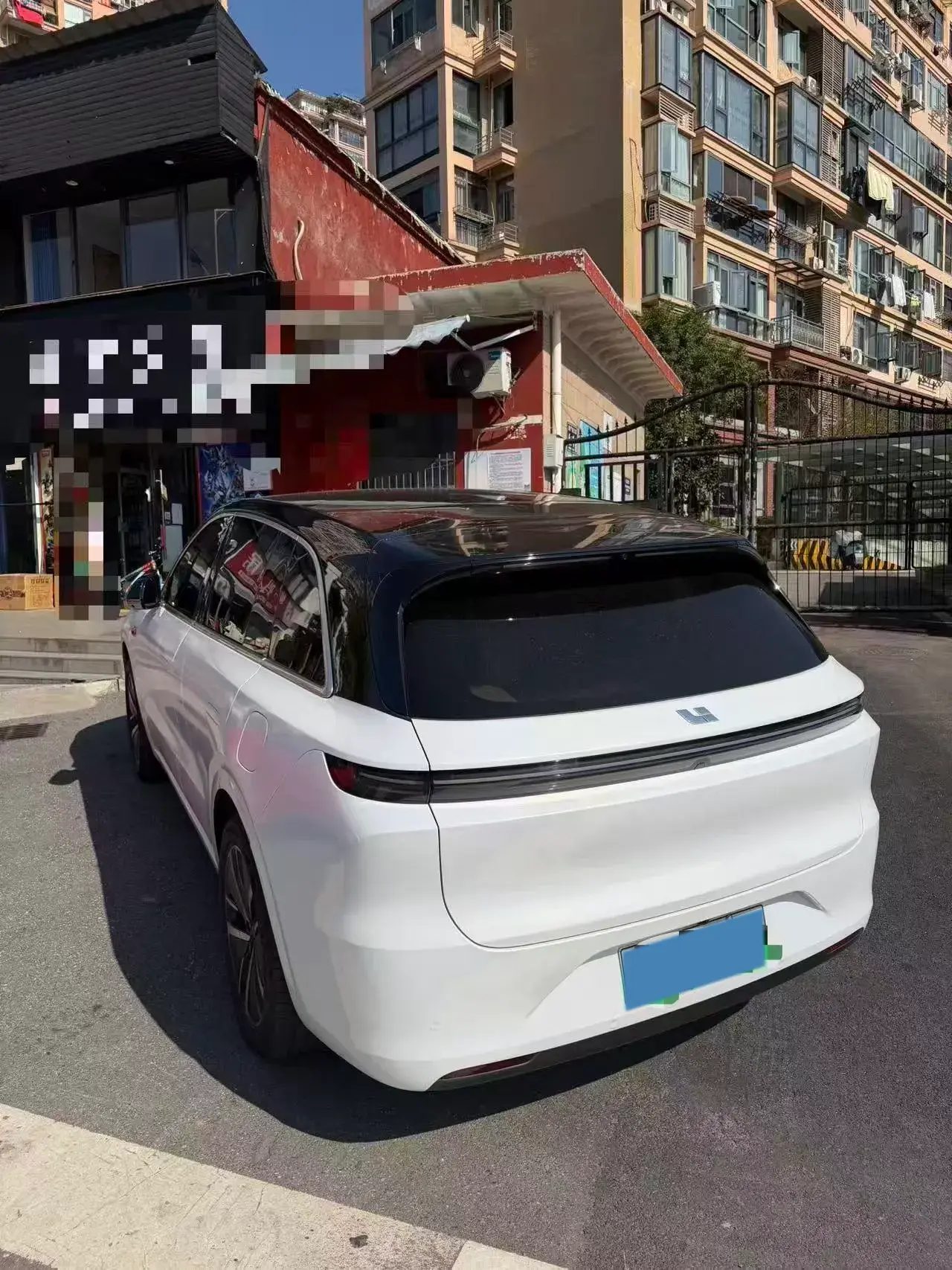 2024 LI L6 thumbnail 3