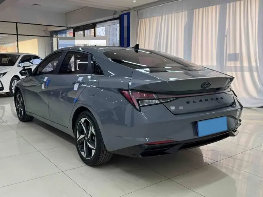 2021 HYUNDAI ELANTRA thumbnail 3