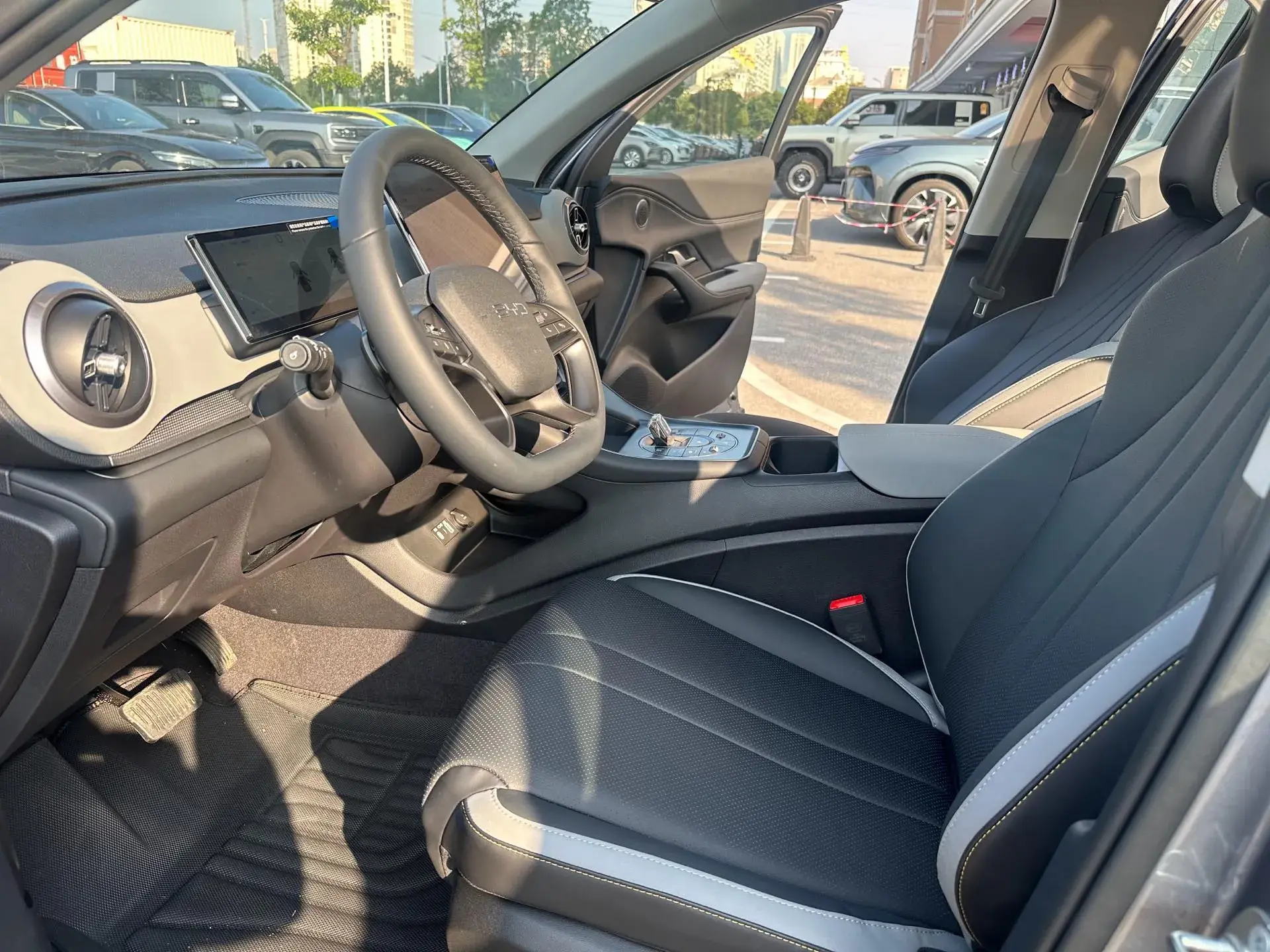 2025 BYD SEA thumbnail 4