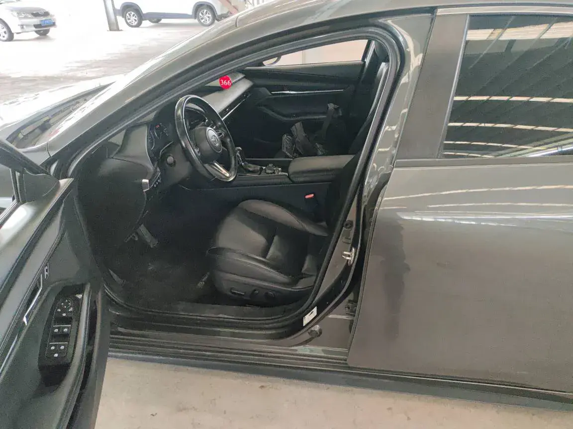 2020 MAZDA 3 thumbnail 3