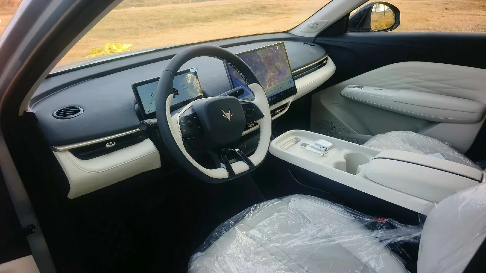 2025 ARCFOX T1 BEV,autocango,china used car exporter,china ev exporter,chinese used car exporter,chinese used ev exporter