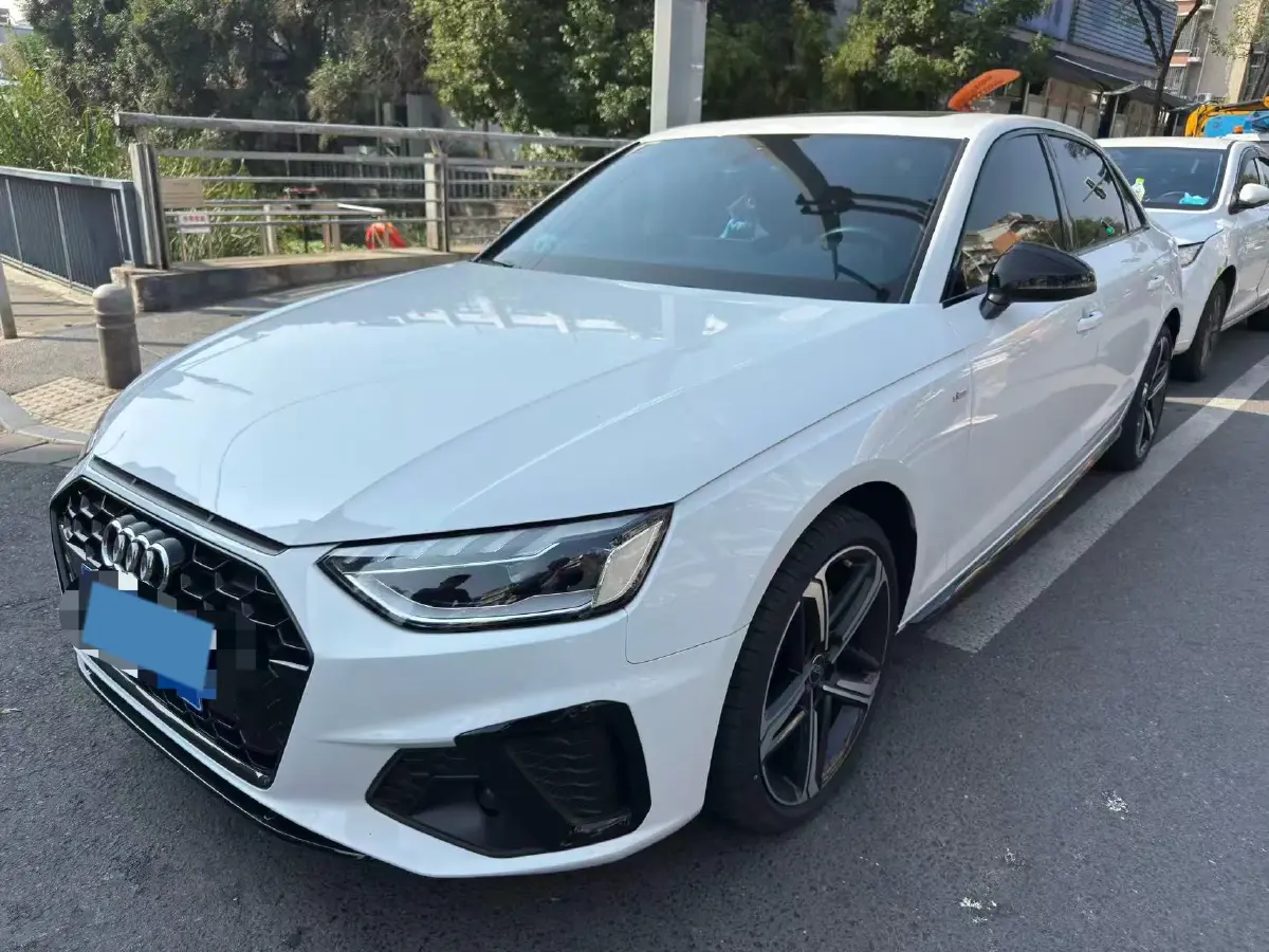 2024 Audi A4L 2.0T 190HP L4 7DCT