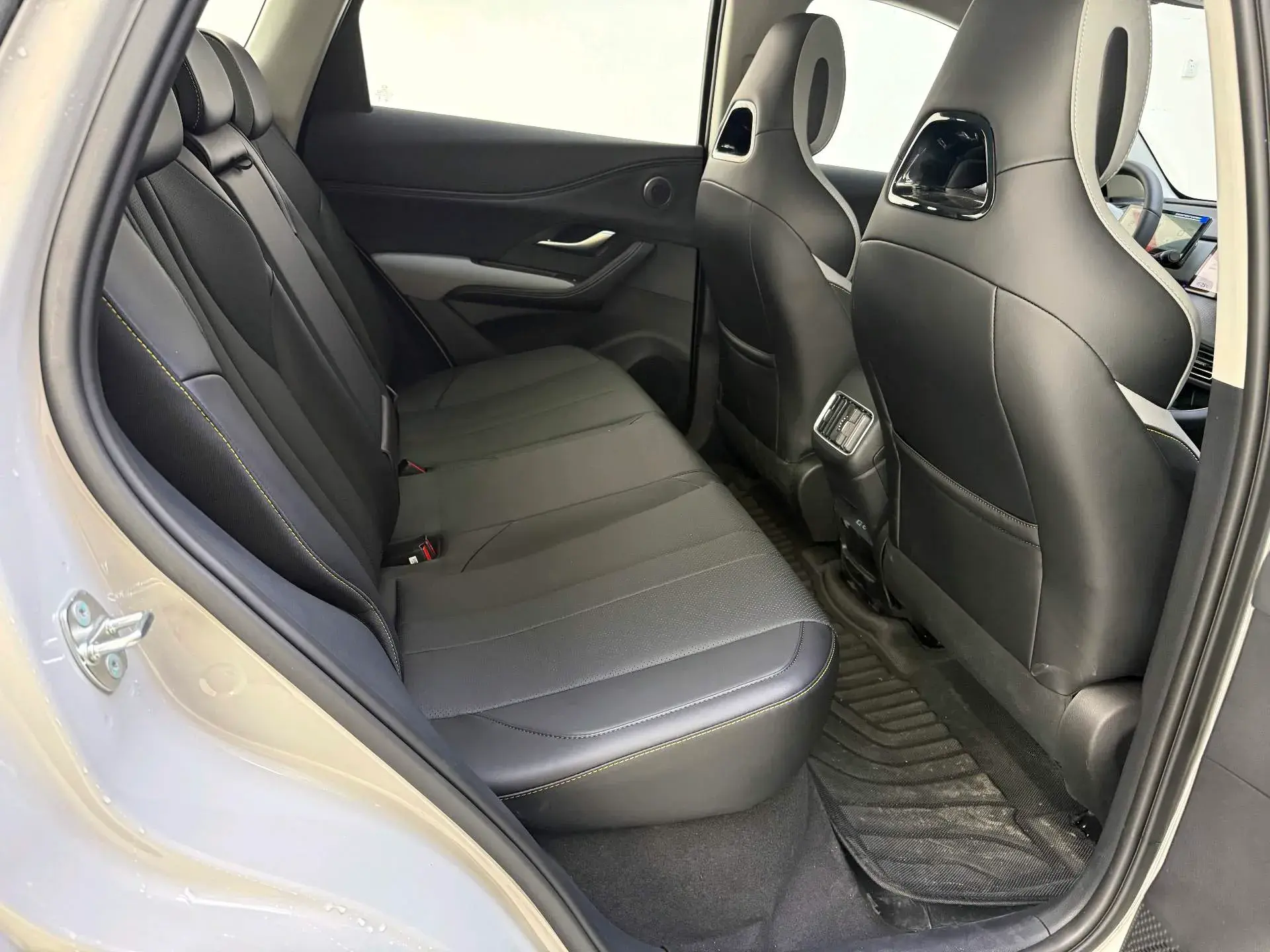 2025 BYD SEA thumbnail 3