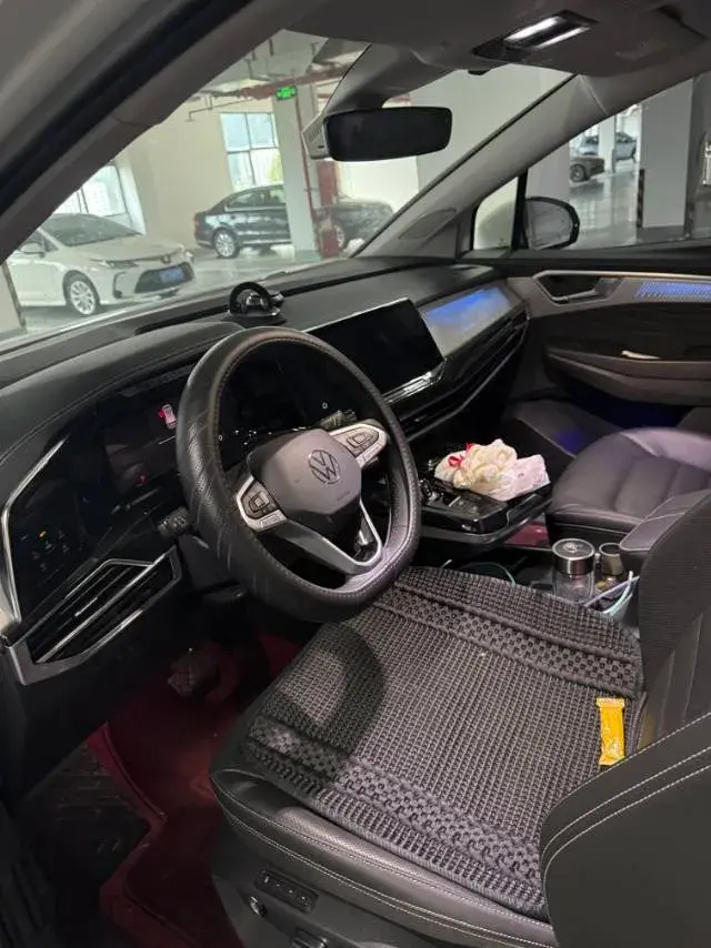 2022 VOLKSWAGEN TALAGON thumbnail 4