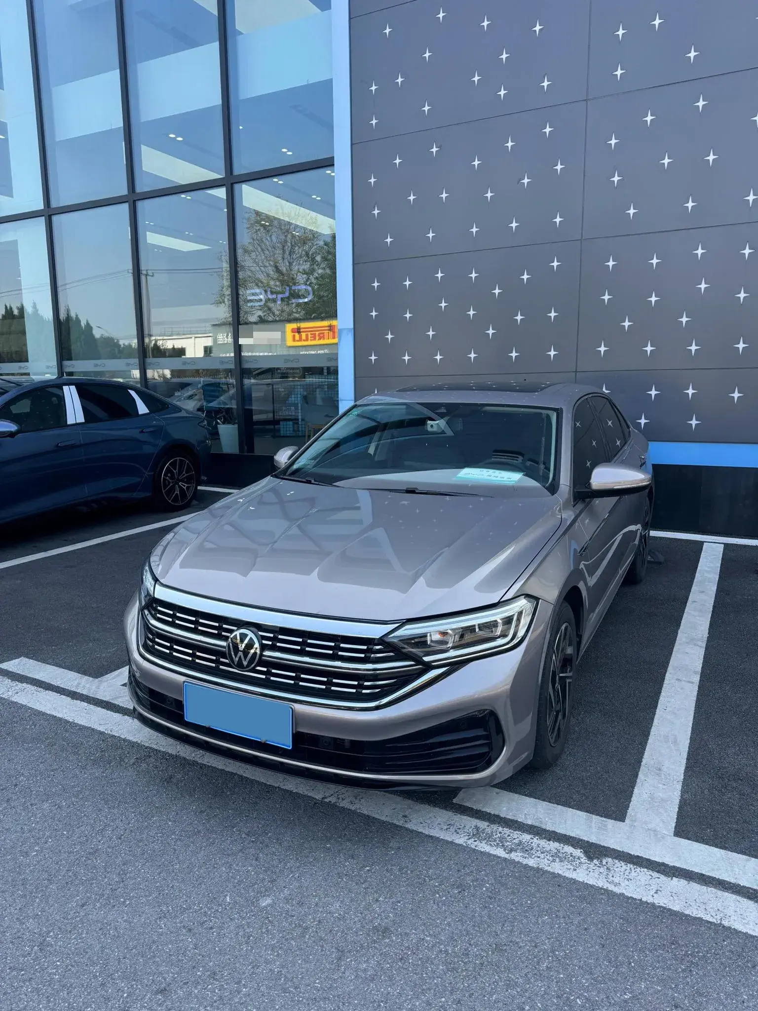 2023 VOLKSWAGEN SAGITAR thumbnail 2