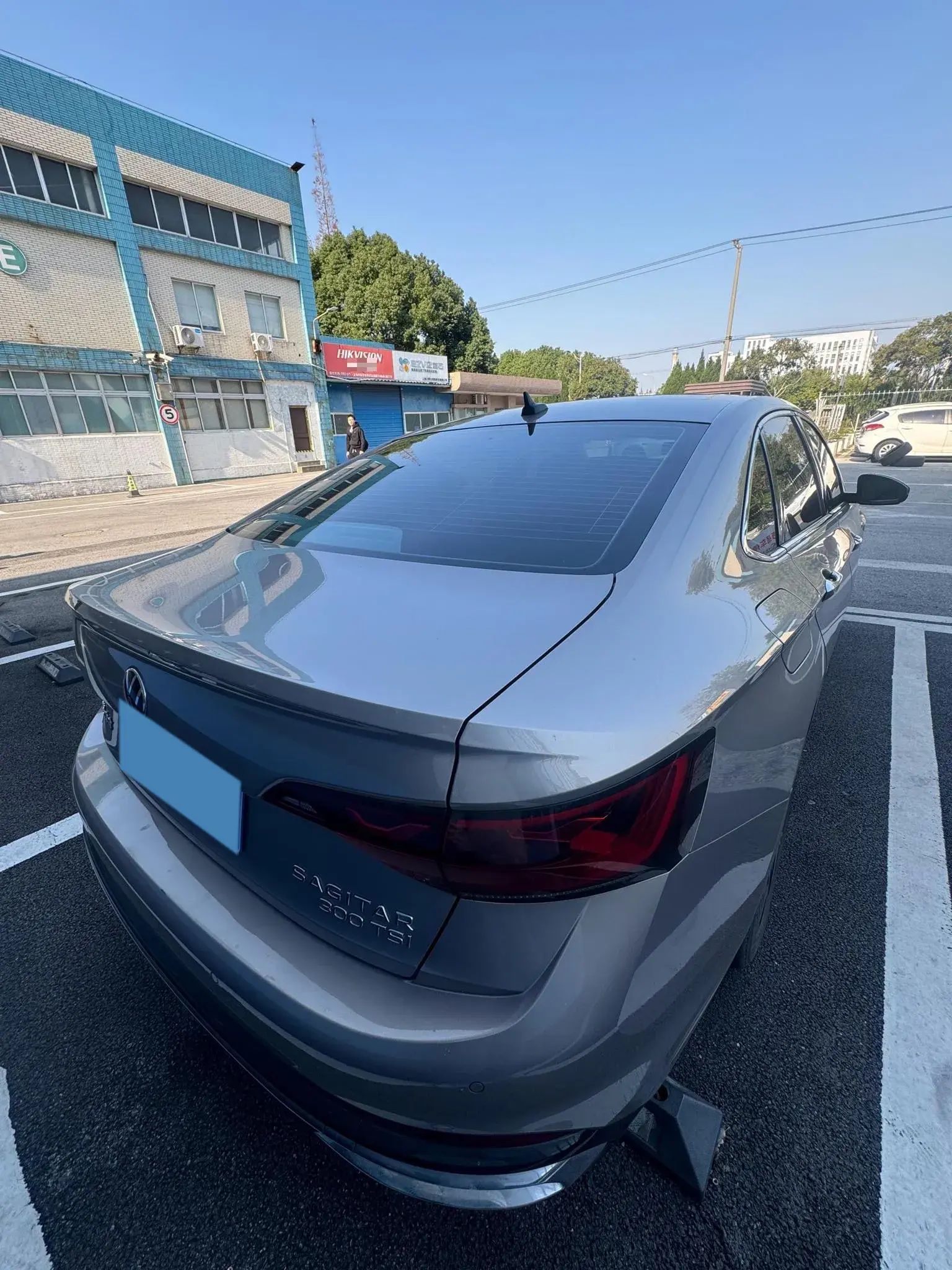 2023 VOLKSWAGEN SAGITAR thumbnail 3