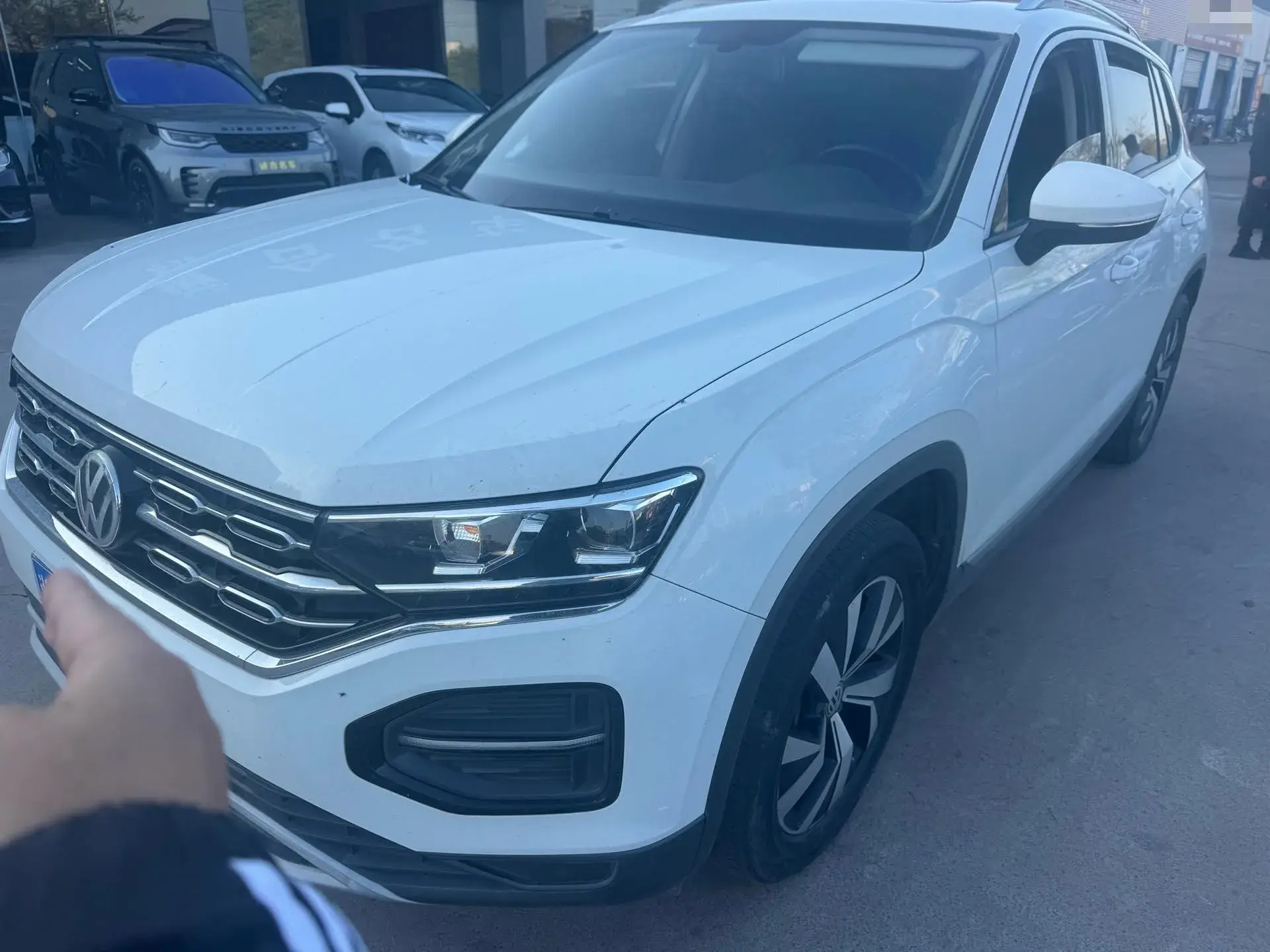 2019 VOLKSWAGEN TAYRON view 1