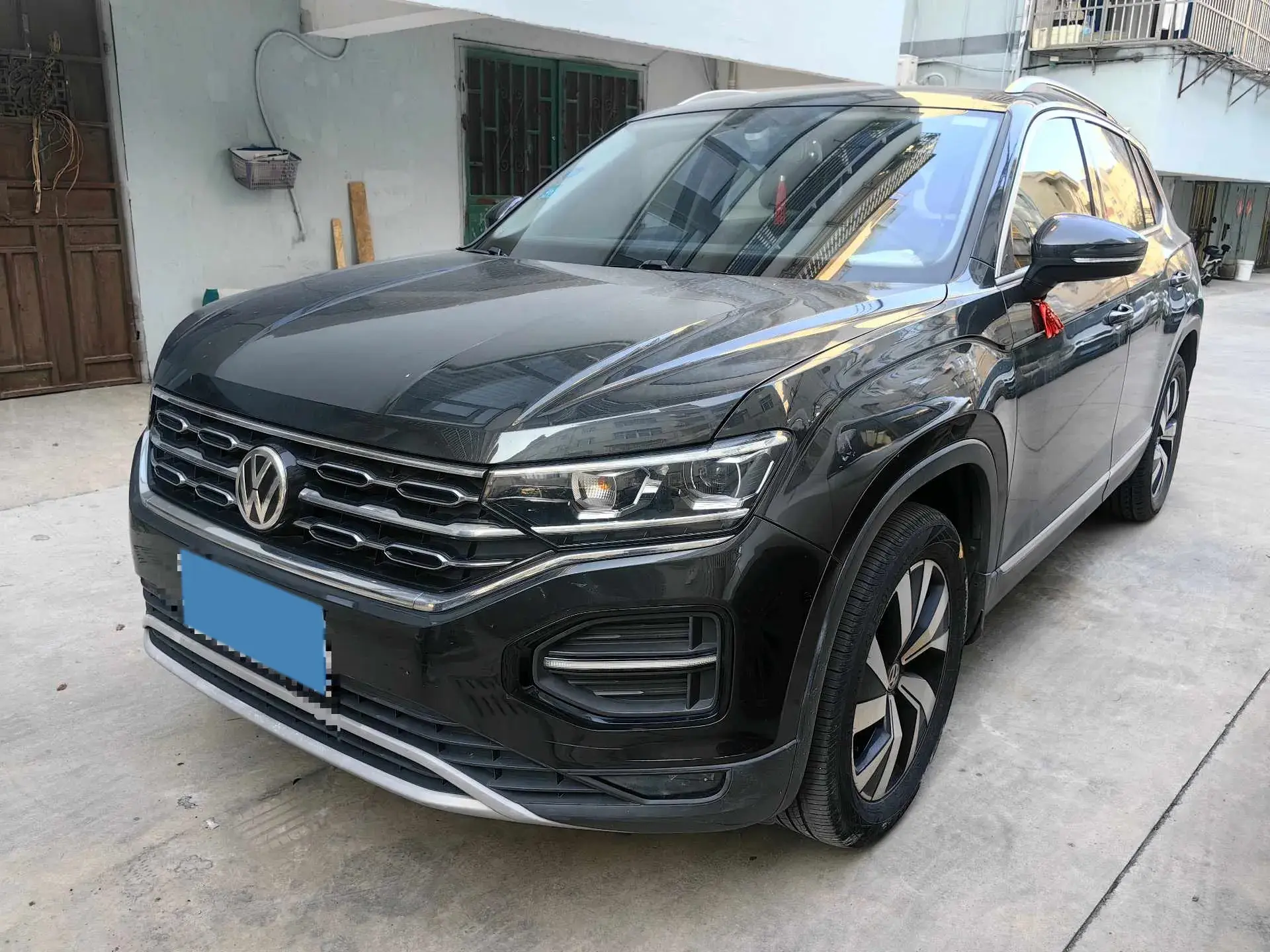 2019 VOLKSWAGEN TAYRON view 1