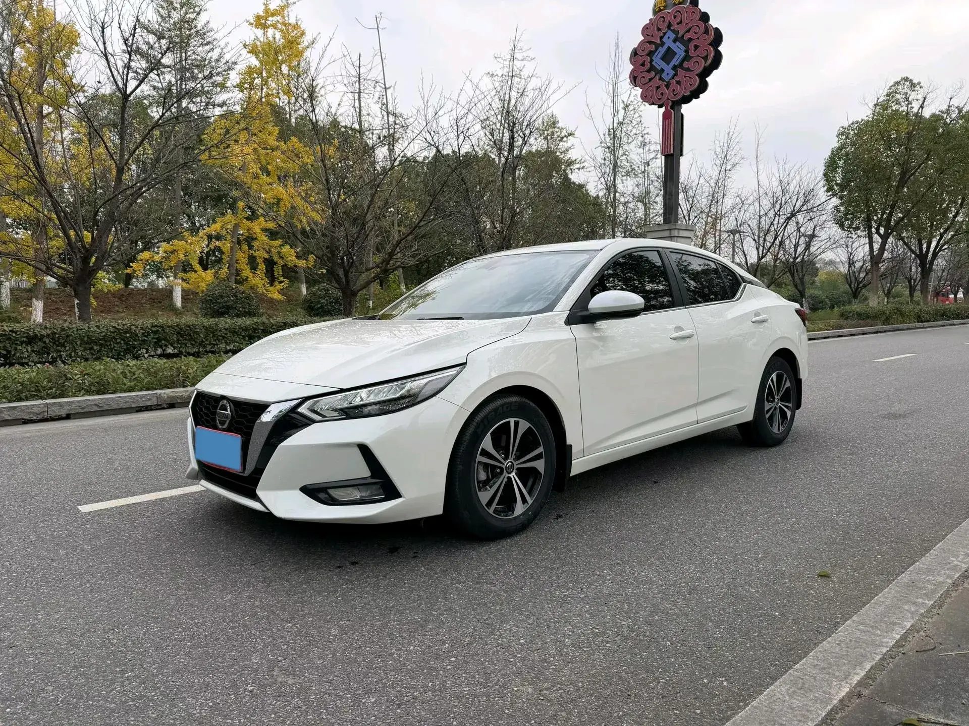 2021 NISSAN SYLPHY view 1